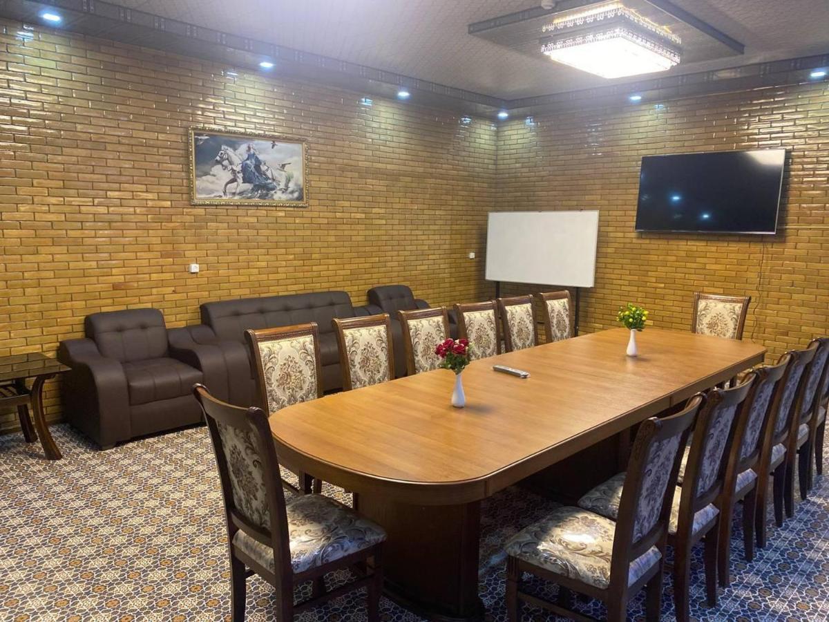 בוקורו Vostok Hotel מראה חיצוני תמונה