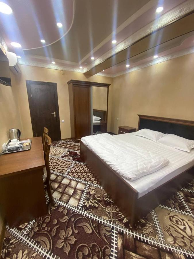 בוקורו Vostok Hotel מראה חיצוני תמונה
