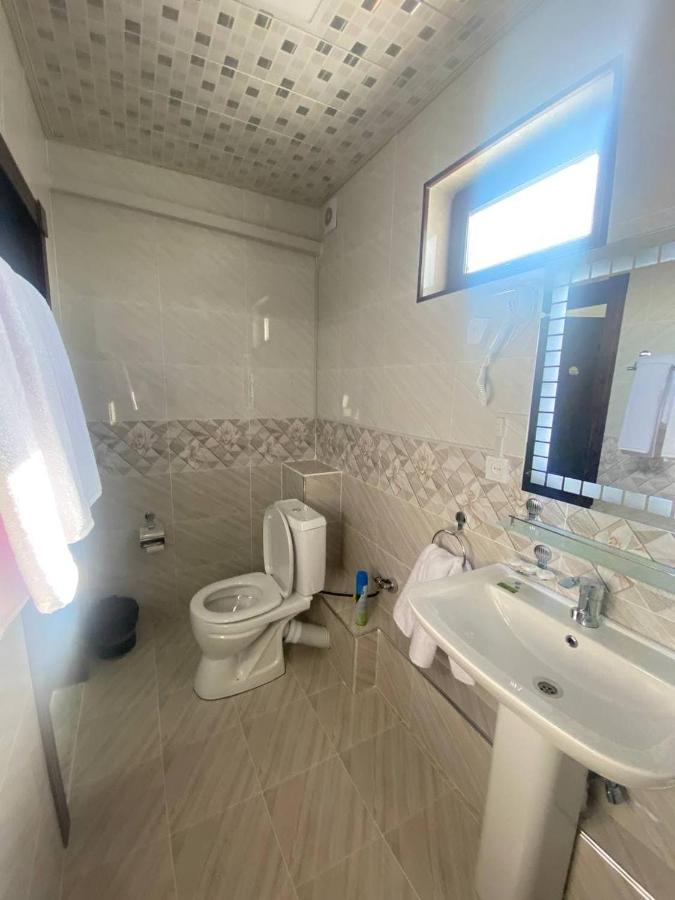 בוקורו Vostok Hotel מראה חיצוני תמונה