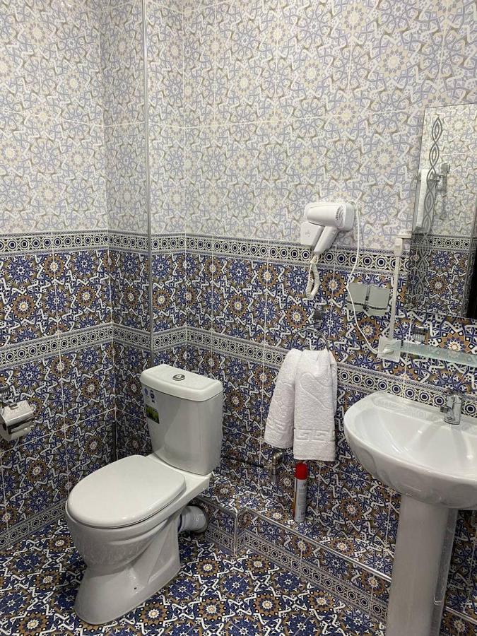 בוקורו Vostok Hotel מראה חיצוני תמונה