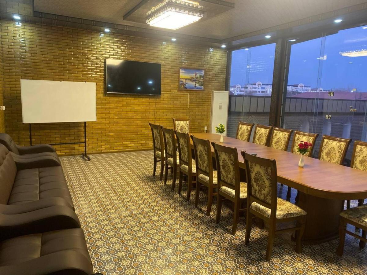 בוקורו Vostok Hotel מראה חיצוני תמונה