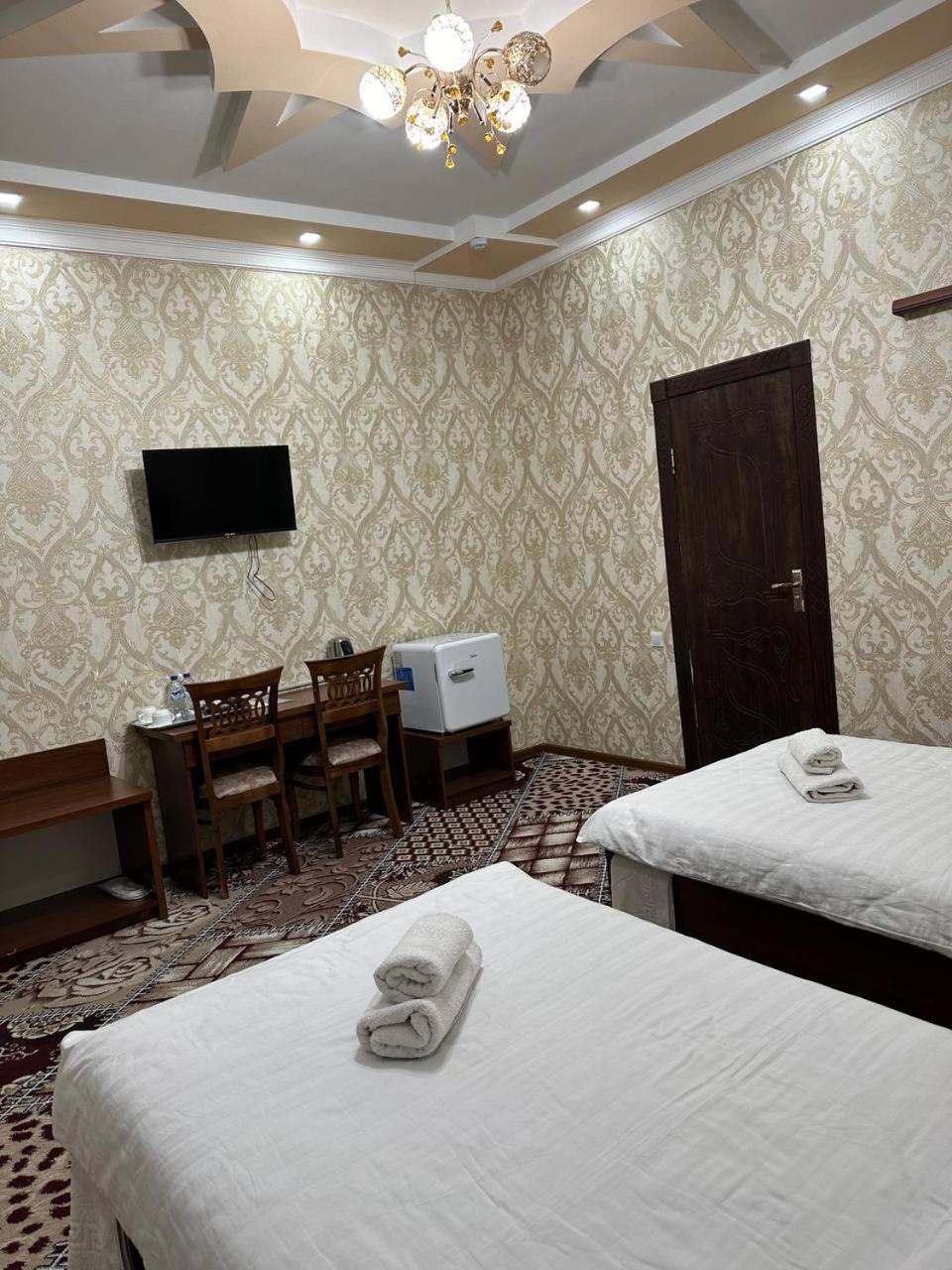 בוקורו Vostok Hotel מראה חיצוני תמונה