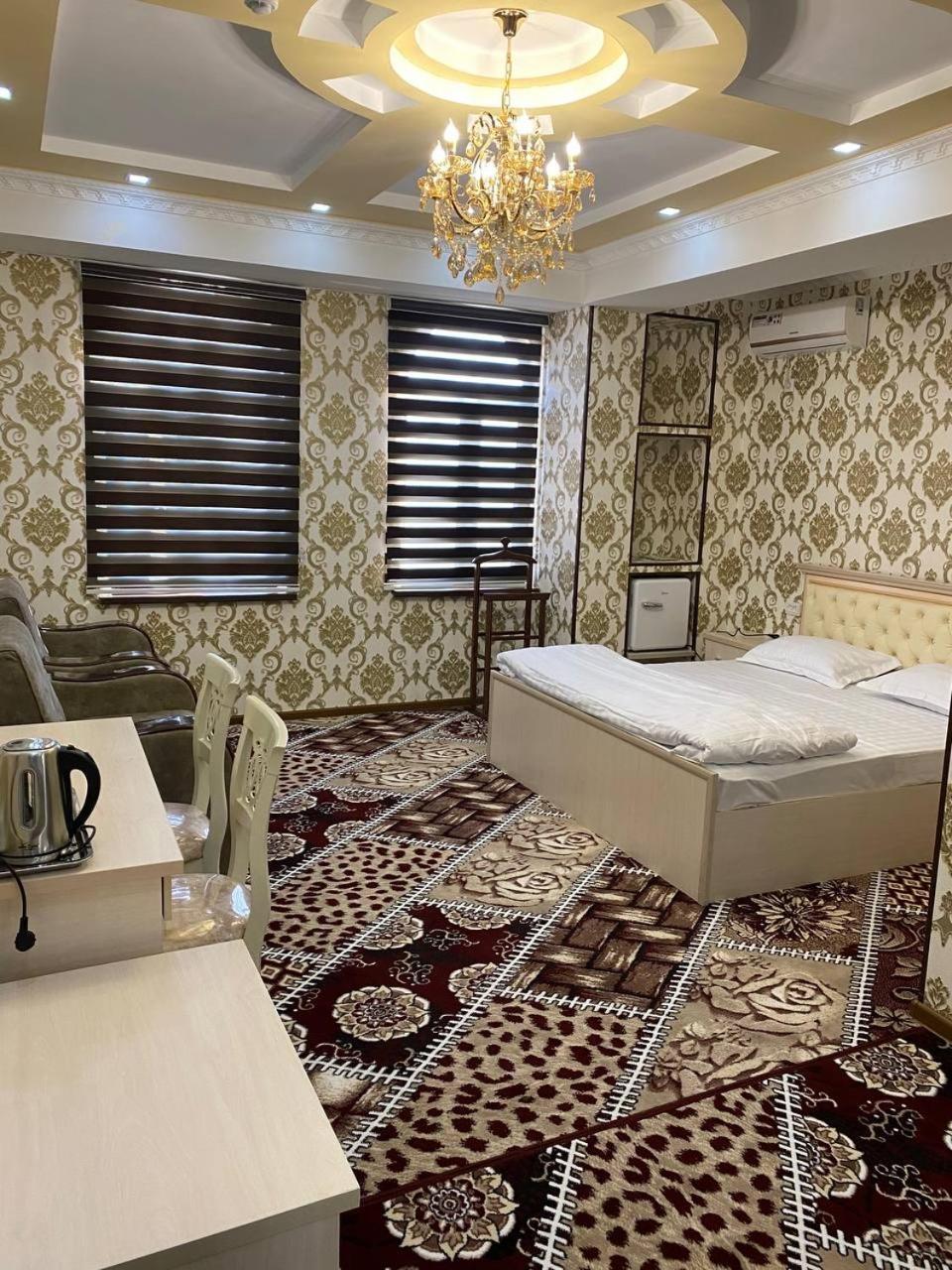 בוקורו Vostok Hotel מראה חיצוני תמונה