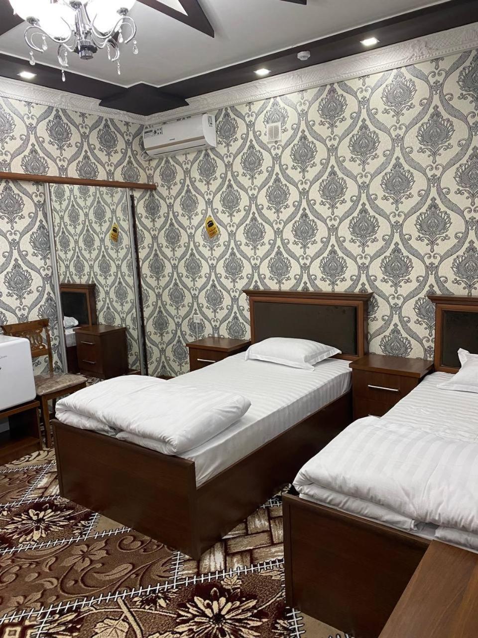 בוקורו Vostok Hotel מראה חיצוני תמונה