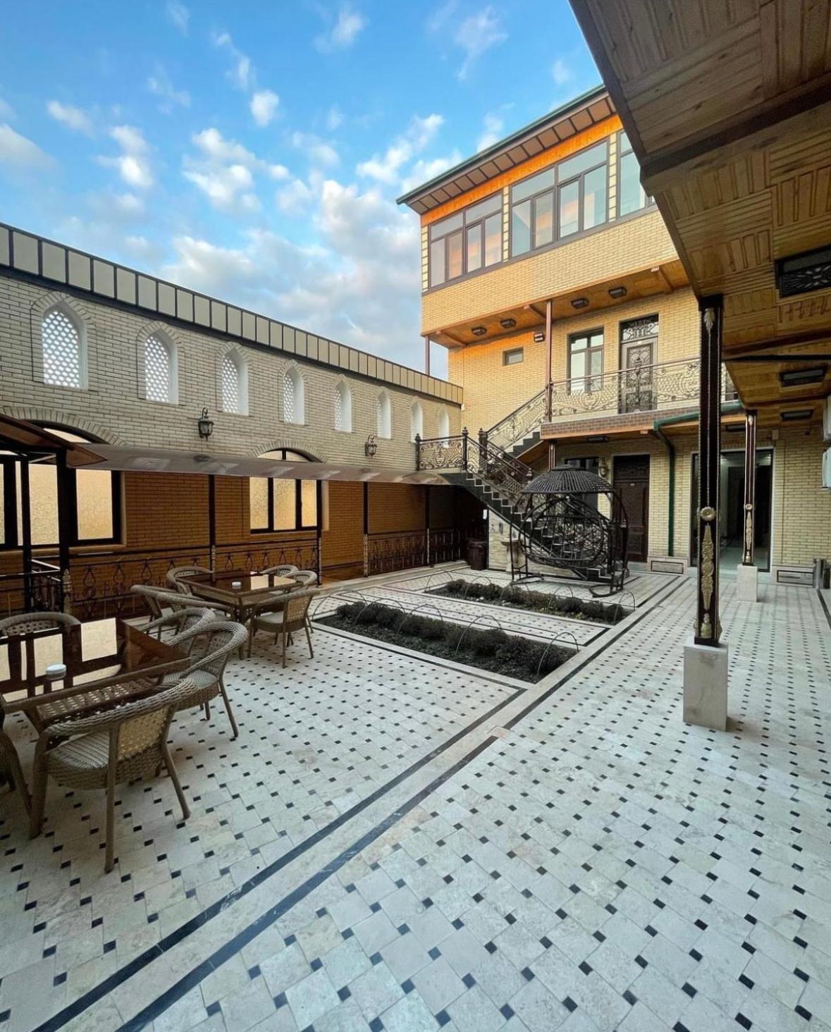 בוקורו Vostok Hotel מראה חיצוני תמונה