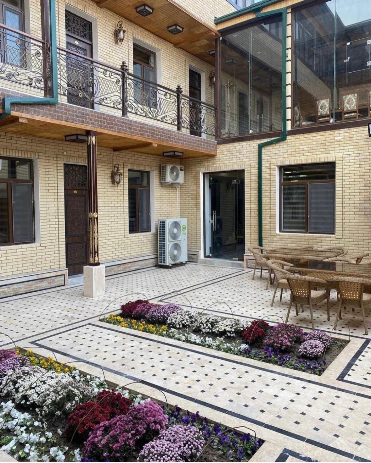 בוקורו Vostok Hotel מראה חיצוני תמונה