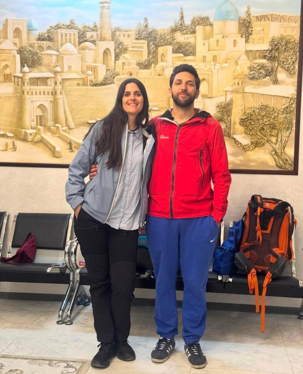 בוקורו Vostok Hotel מראה חיצוני תמונה