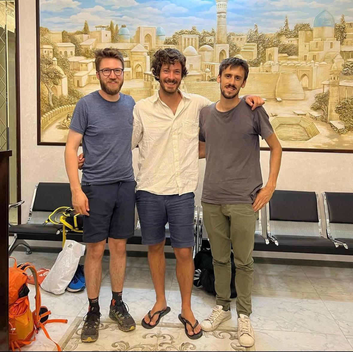בוקורו Vostok Hotel מראה חיצוני תמונה